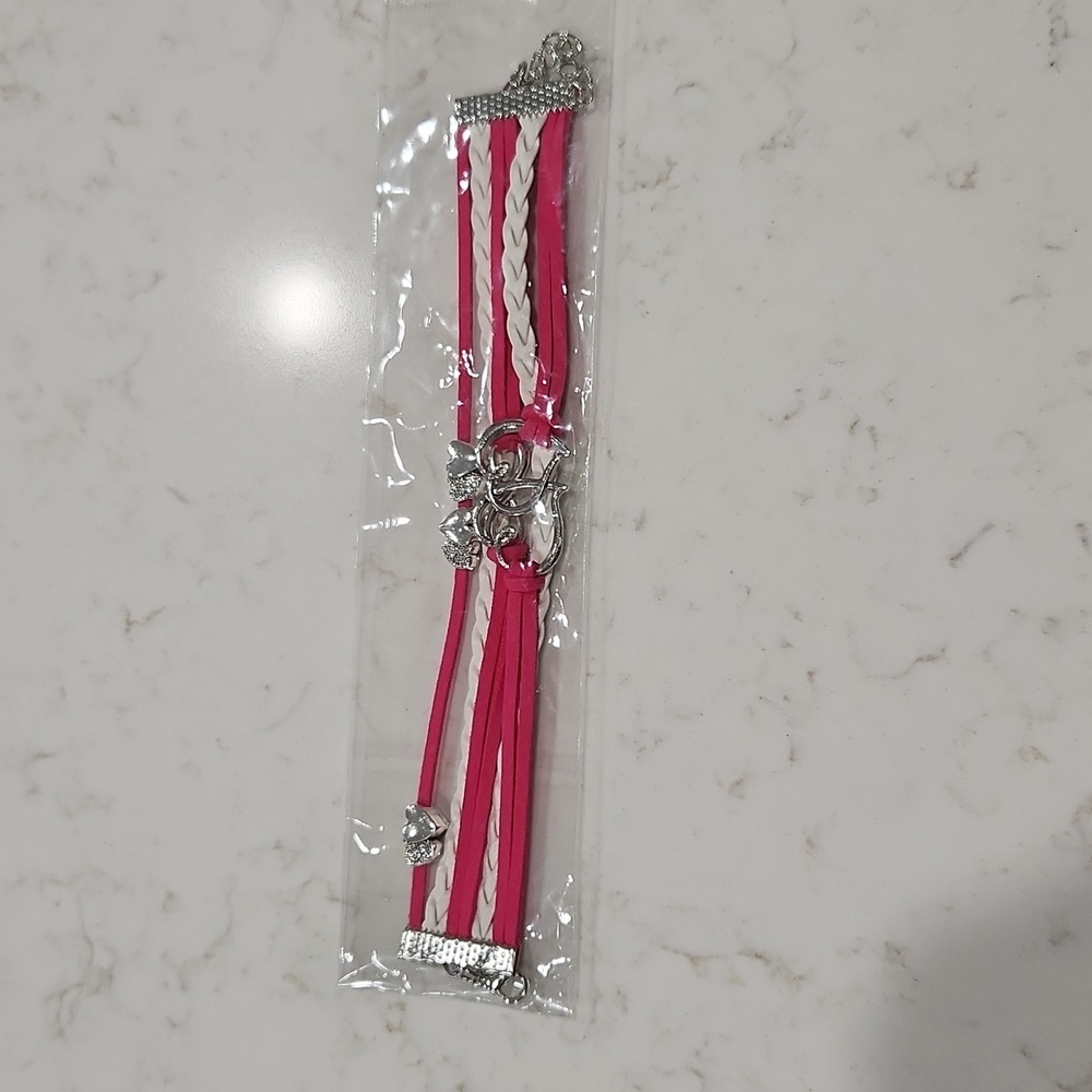 🔵 Pink and White Bracelet with Hearts
